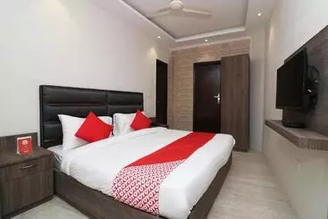 Super Hotel O Chinnamuthu Main Street