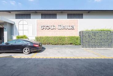 هتل Oyo 75382 Galaxy & Sauna Resort