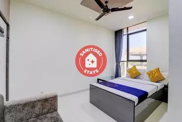 Hotel Spot On 76858  Grand Shivay