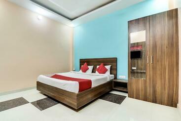 Hotel Oyo 43937 Mahi Inn