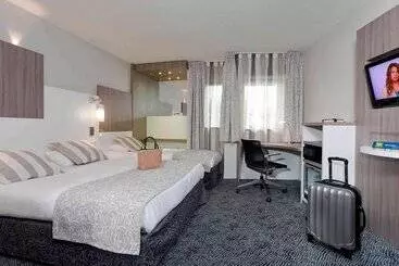 בית מלון כפרי Ibis Styles Melun