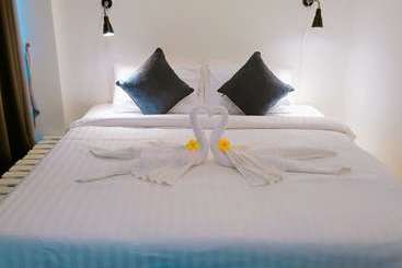 호텔 Take A Break At Naiyang Beach Hostel