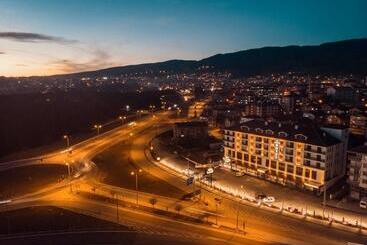 فندق Elifim Resort