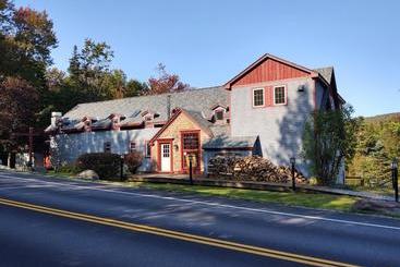 Bed and Breakfast Doveberry Inn