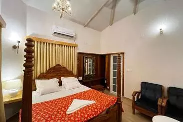 ホテル Dip Holidays