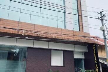 Aparthotel Majestic Inn