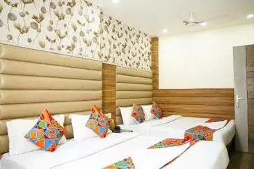 Hotel Delhi Darshan  By Rsl Hospitality