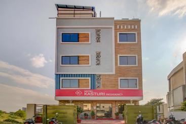Capital O76275 Hotel Kasturi Residency