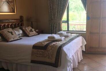 هتل Platinum Lodge Polokwane