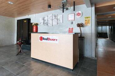 Hotel Reddoorz Near Christ The King Medical Center
