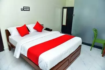 ホテル Niraj Residency