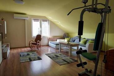 펜션 Sziklakert Vendégház