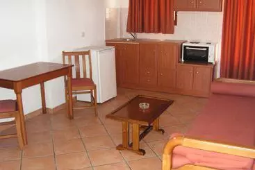 アパートホテル Goudelis