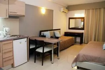 Agela Hotel & Apartments