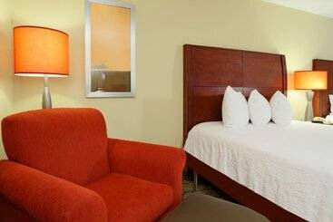 هتل Hilton Garden Inn Columbus Airport