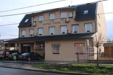 هتل Timon