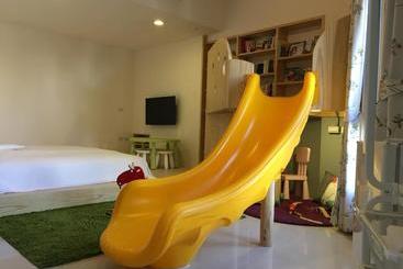 호텔 Traveler Home