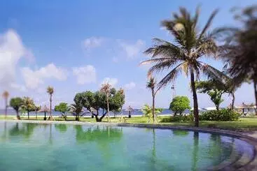 בית מלון כפרי Ayodya Resort Bali