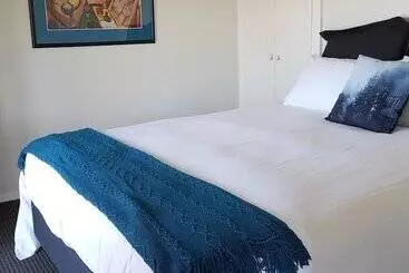 Duvauchelle Seaside Motel