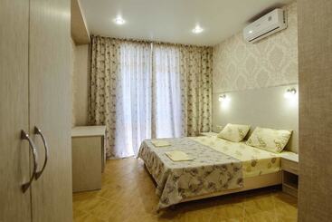 ホテル Laura Guest House