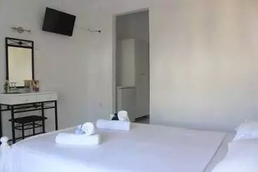 هتل Syros Holidays