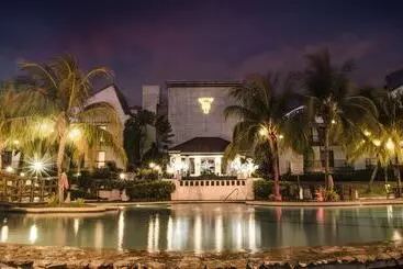 هتل Thunderbird Resorts   Rizal