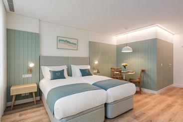 Aparthotel 7 Bridges Estúdios  Porto Houses And Suites
