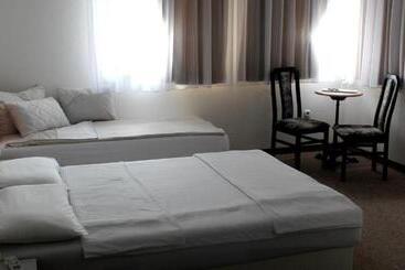 Alberg Holiday In Bihać