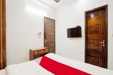 ホテル Oyo 47447 Flagship Designer Stay Gd Goenka School