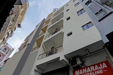 Spot On Raj Hotel Vip Near Worlds Of Wonder