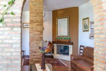 교외 호텔 Cortijo De Tajar