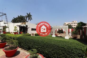 فندق Oyo 29234 Rajwada Lawn