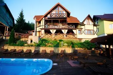 Pensjonat 12 місяців травень