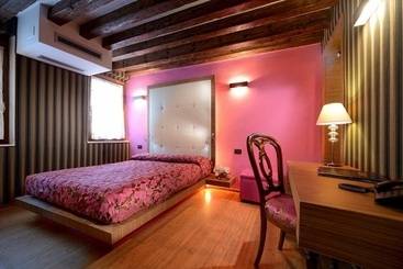 هتل Ca  Marinella