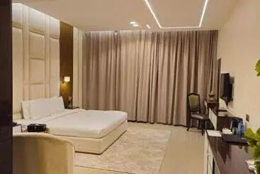 هتل Clifton International