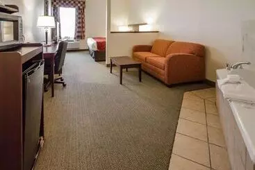 فندق Quality Suites