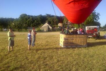 Aamiaismajoitus (B&B) Château De Salvert   Appartement & Chambre D Hôtes