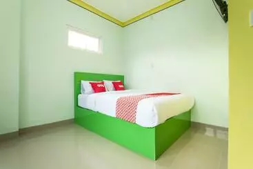 ホテル Reddoorz Syariah At Dinda Residence