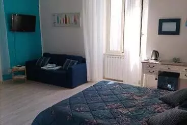 تختخواب و صبحانه Maison De Revel