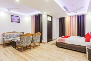 هتل O The Maharaja Inn