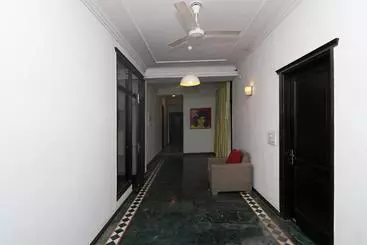 Hotel Oyo Flagship 79145  Amroli