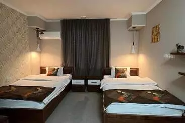 هتل Cube House Osh