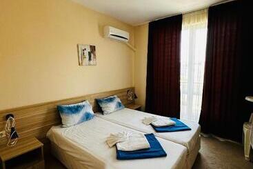 בית מלון כפרי Ivian Family