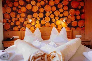 בית מלון כפרי In The Heart Of The Alps