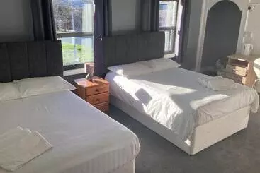 酒店 The Riverside