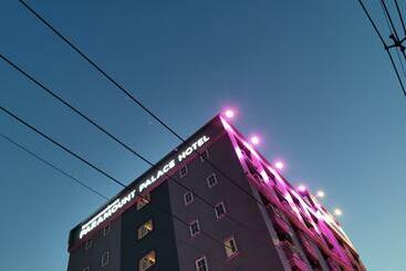 Paramount Palace Hotel Dannok