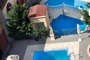 Apartamentos Turisticos Aureus Bahia Sur