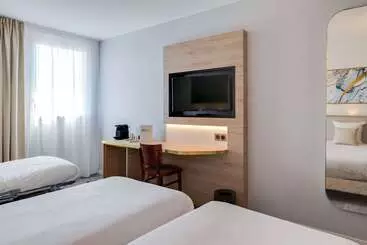 Brit Hotel Orléans St Jean De Braye   L Antarès