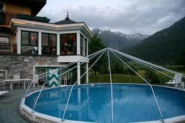 Отель Landhaus Rohregger