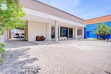 Hotel Oyo 90393 Pondok Nusa Indah Syariah